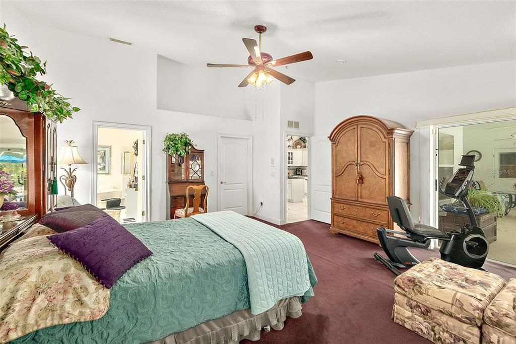 Active With Contract: $580,000 (4 beds, 4 baths, 2875 Square Feet)