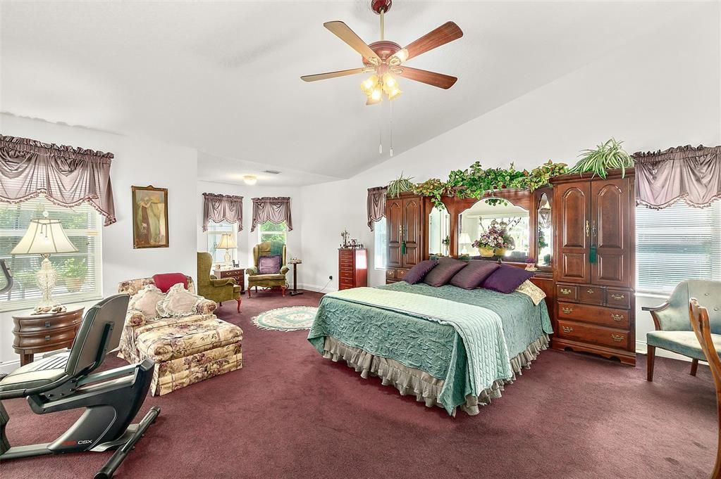 Active With Contract: $580,000 (4 beds, 4 baths, 2875 Square Feet)