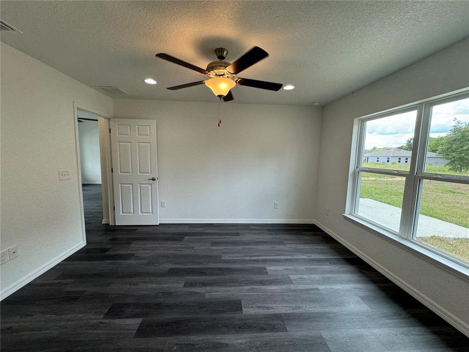 В аренду: $1,625 (3 спален, 2 ванн, 1319 Квадратных фут)