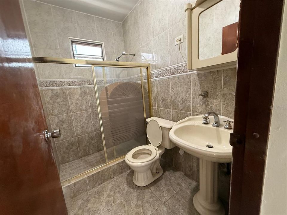 На продажу: $190,000 (3 спален, 1 ванн, 1000 Квадратных фут)