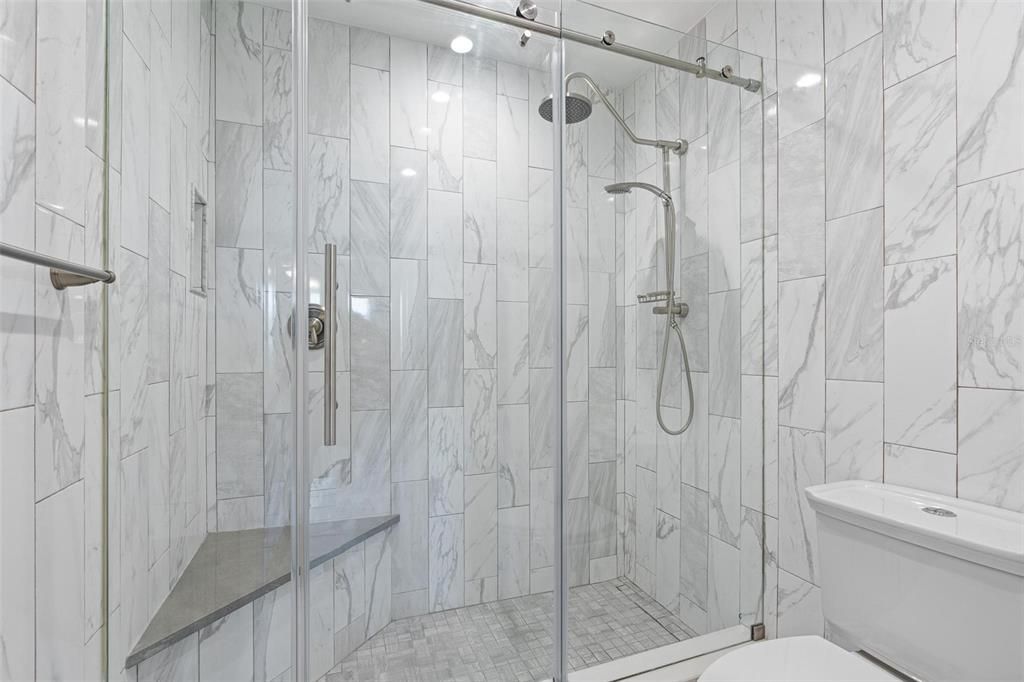 For Sale: $380,000 (2 beds, 2 baths, 1163 Square Feet)