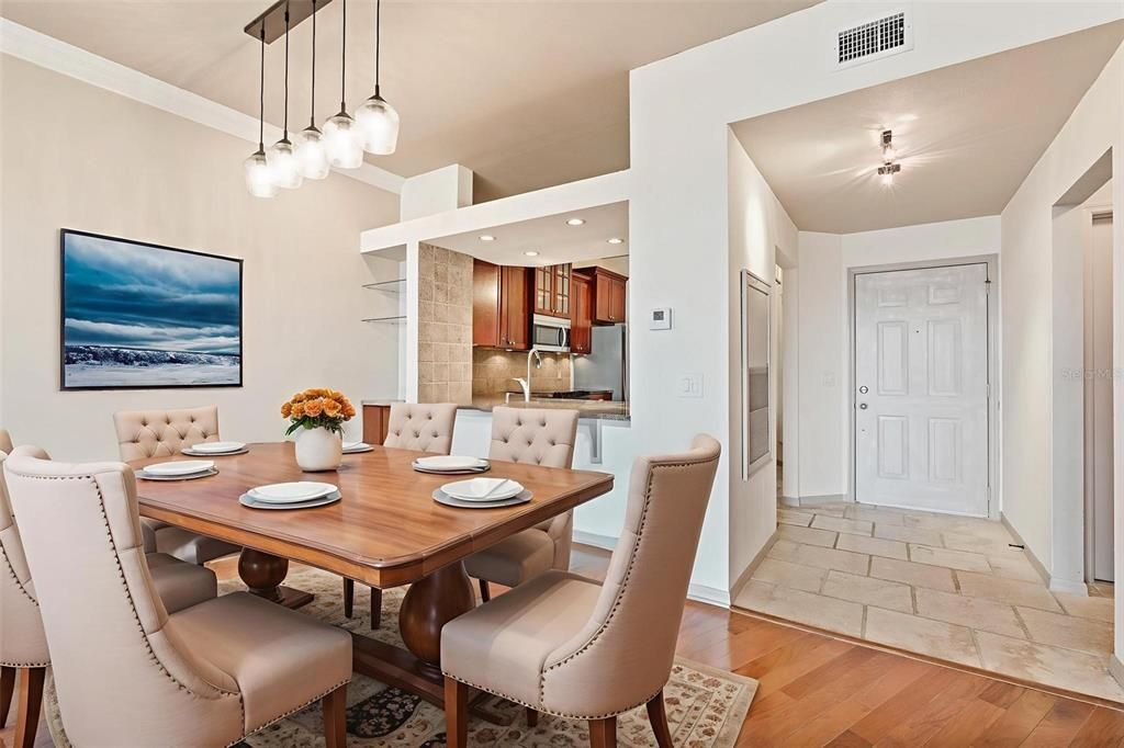 For Sale: $380,000 (2 beds, 2 baths, 1163 Square Feet)