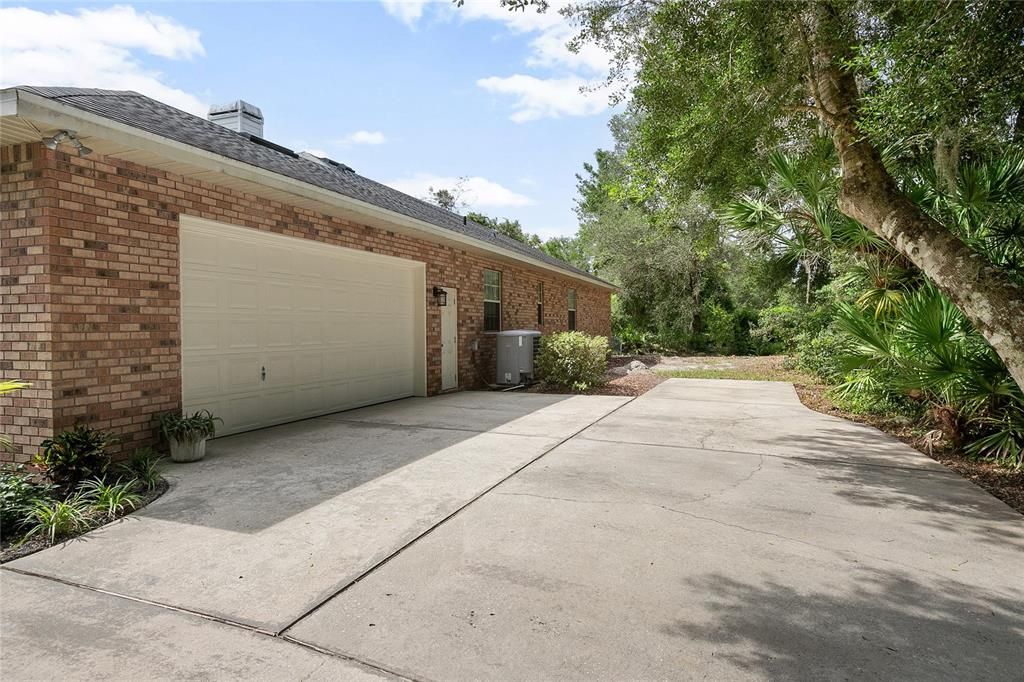 待售: $560,000 (4 贝兹, 3 浴室, 2575 平方英尺)