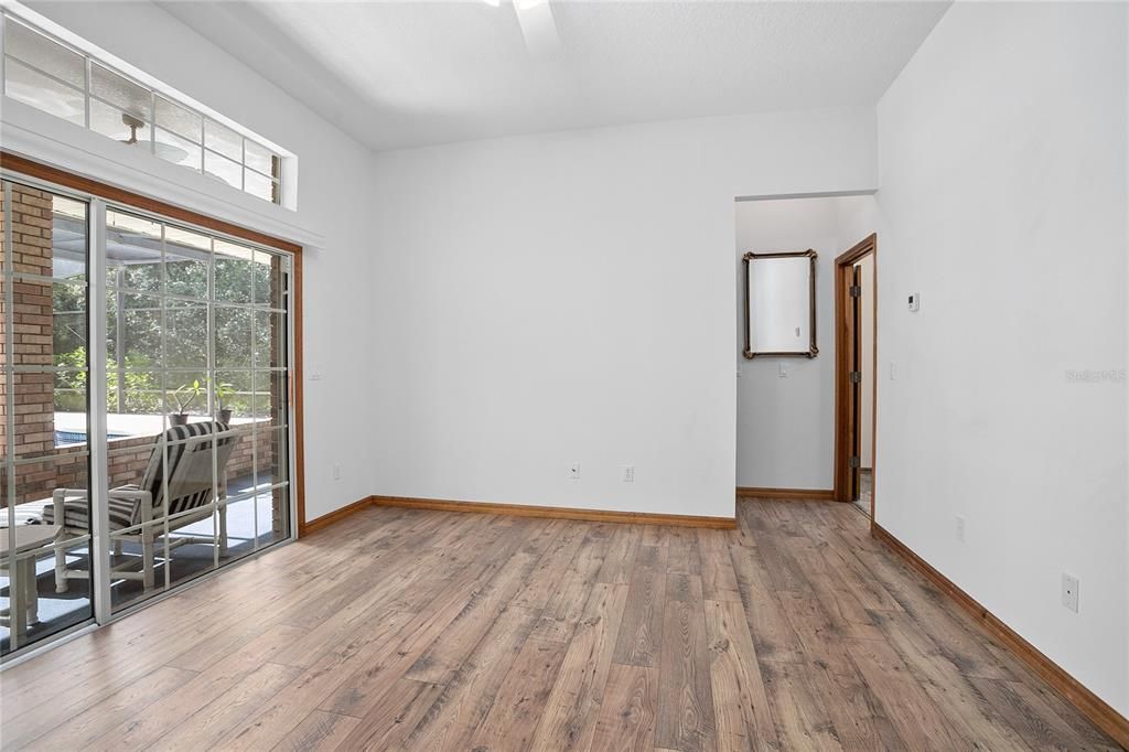 待售: $560,000 (4 贝兹, 3 浴室, 2575 平方英尺)