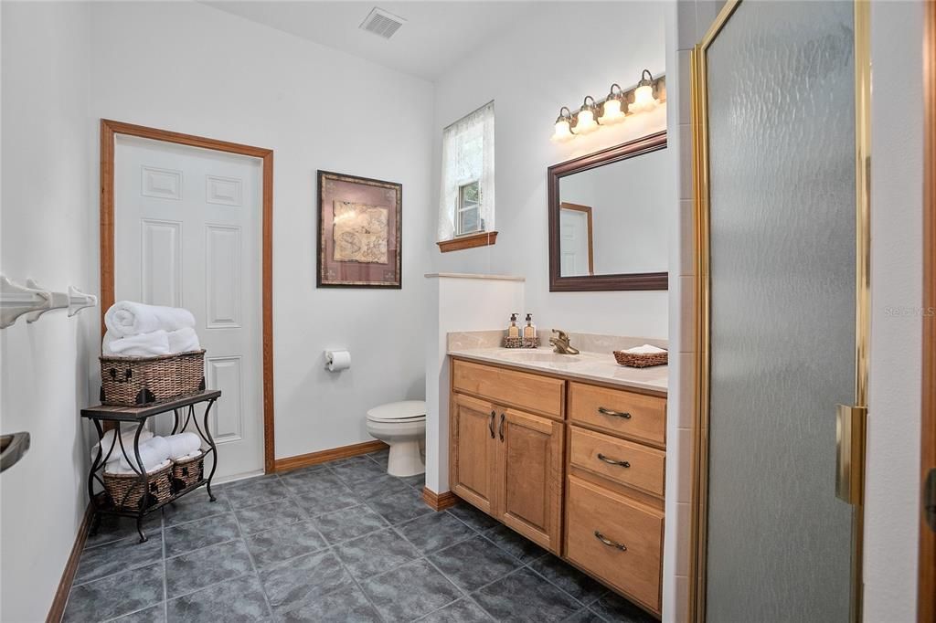 待售: $560,000 (4 贝兹, 3 浴室, 2575 平方英尺)