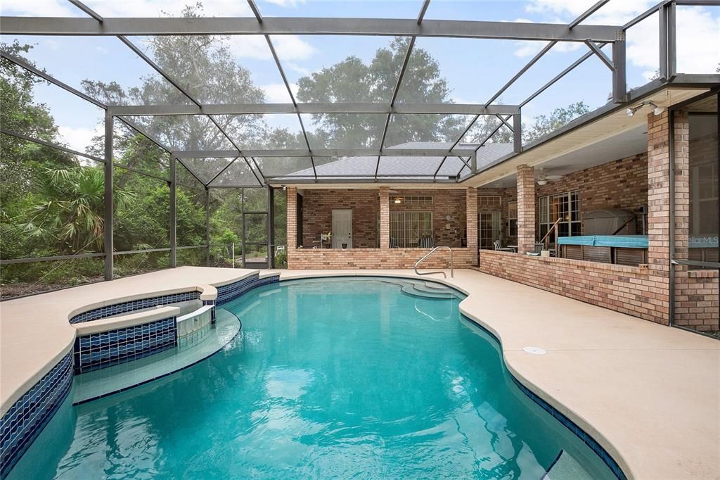 待售: $560,000 (4 贝兹, 3 浴室, 2575 平方英尺)