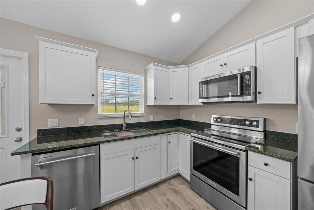 待售: $599,000 (3 贝兹, 2 浴室, 945 平方英尺)