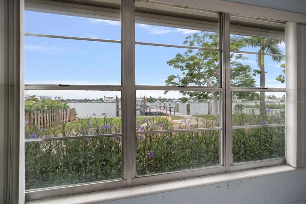 For Sale: $1,299,000 (3 beds, 2 baths, 1556 Square Feet)