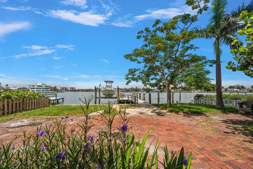 For Sale: $1,299,000 (3 beds, 2 baths, 1556 Square Feet)
