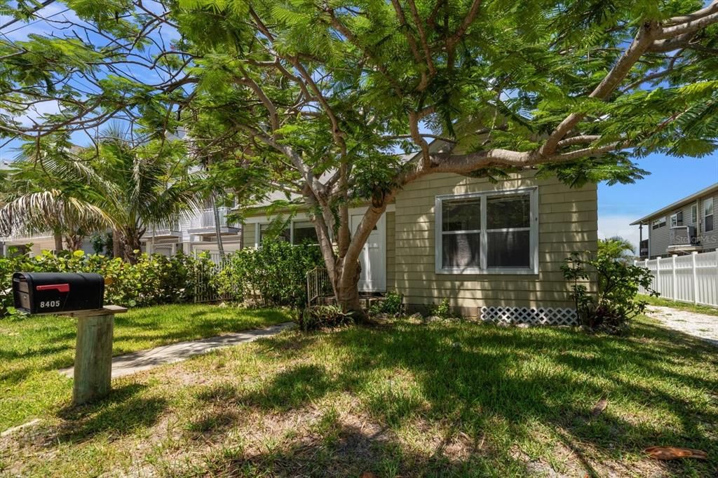 For Sale: $1,299,000 (3 beds, 2 baths, 1556 Square Feet)