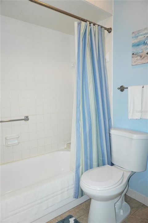 Под контрактом: $1,500 (2 спален, 1 ванн, 768 Квадратных фут)