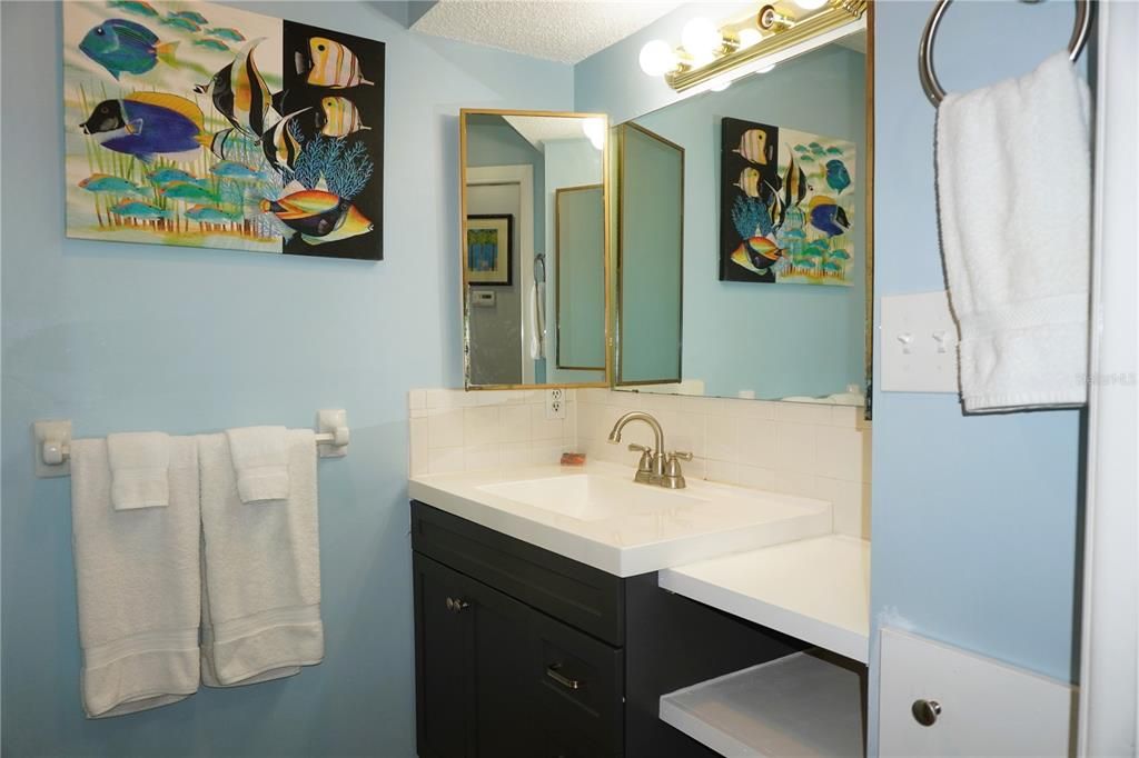 Под контрактом: $1,500 (2 спален, 1 ванн, 768 Квадратных фут)