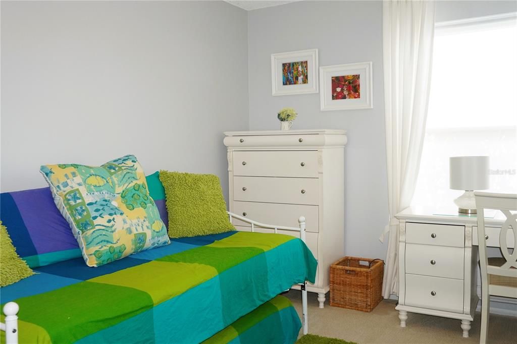 Под контрактом: $1,500 (2 спален, 1 ванн, 768 Квадратных фут)