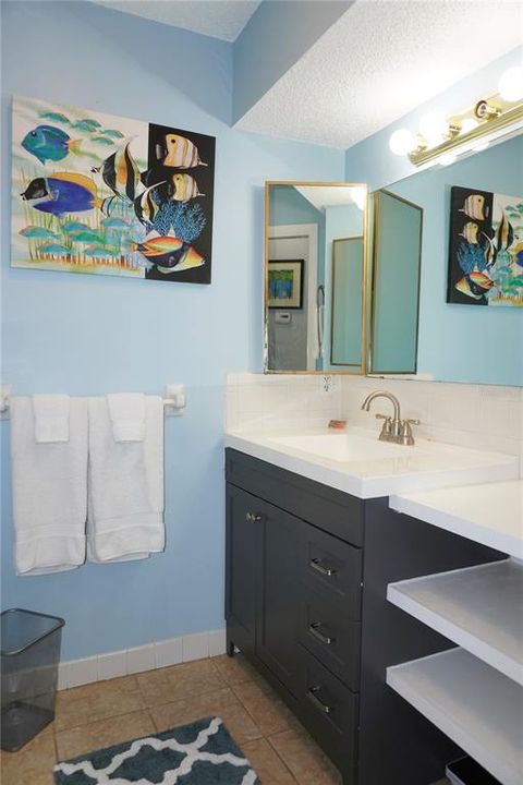 Под контрактом: $1,500 (2 спален, 1 ванн, 768 Квадратных фут)