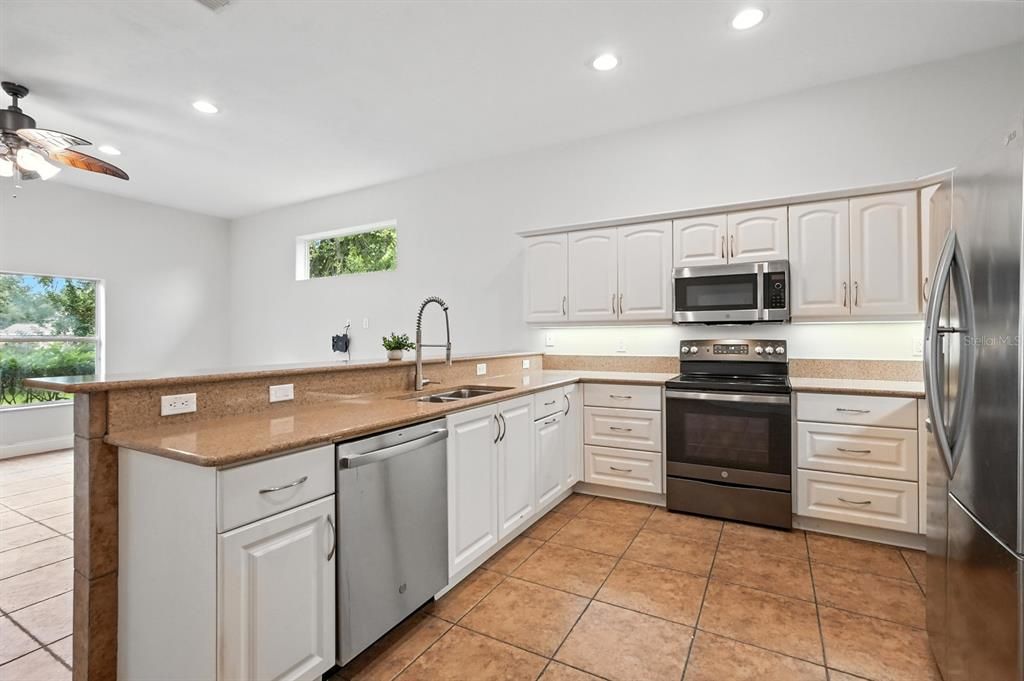 待售: $649,900 (3 贝兹, 2 浴室, 3455 平方英尺)