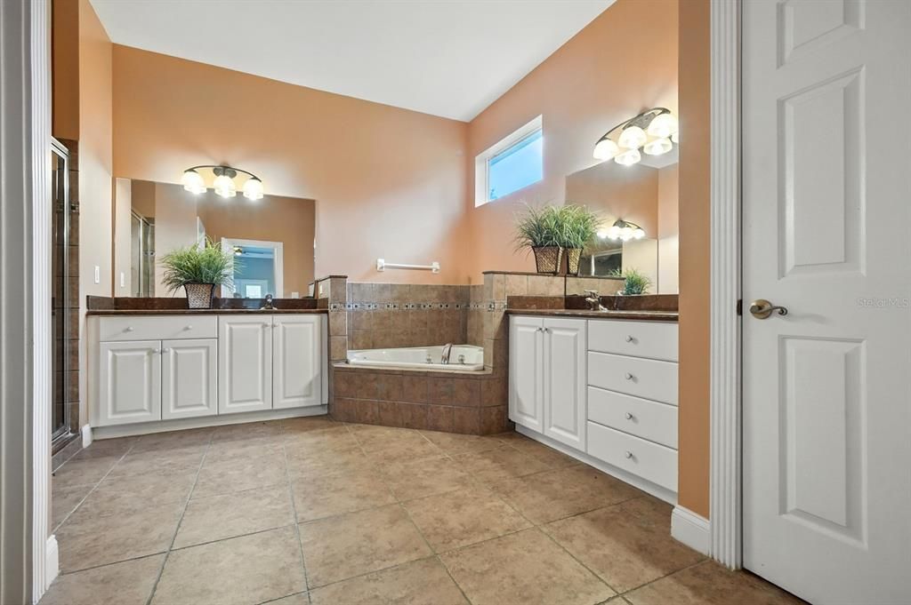 待售: $649,900 (3 贝兹, 2 浴室, 3455 平方英尺)