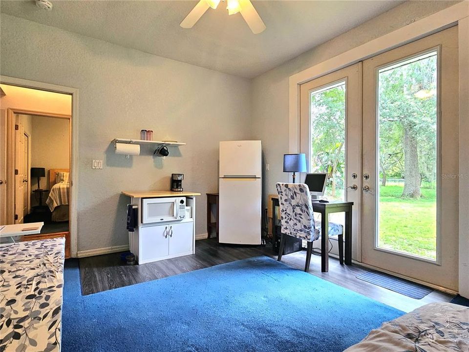 合同活跃: $595,000 (3 贝兹, 3 浴室, 2261 平方英尺)