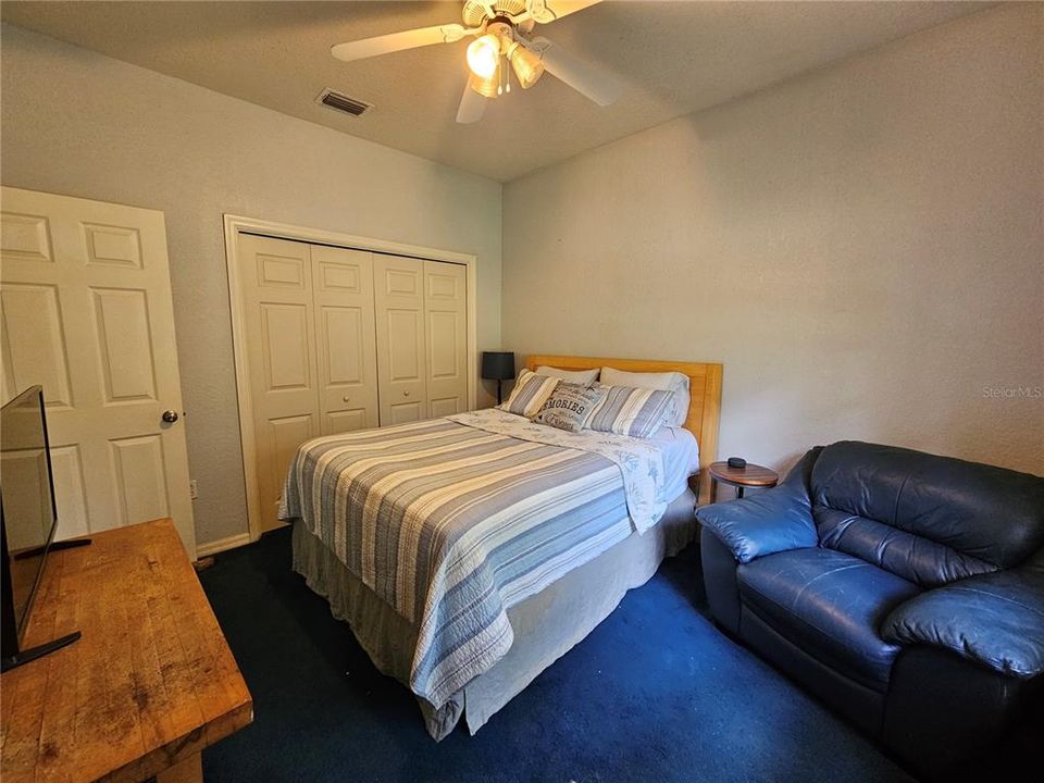 合同活跃: $595,000 (3 贝兹, 3 浴室, 2261 平方英尺)