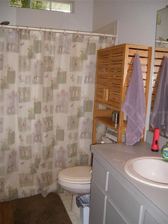 合同活跃: $595,000 (3 贝兹, 3 浴室, 2261 平方英尺)