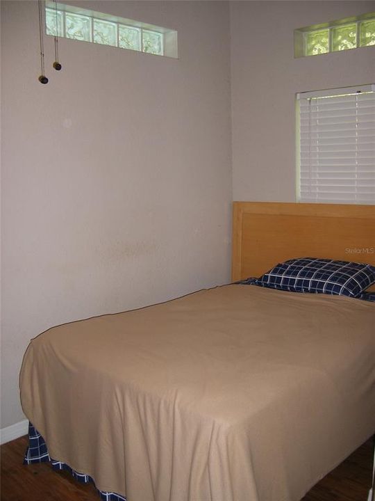 合同活跃: $595,000 (3 贝兹, 3 浴室, 2261 平方英尺)