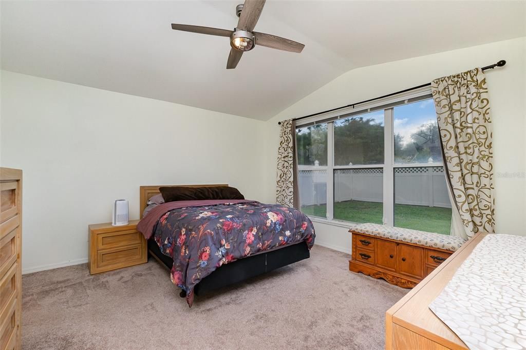 Под контрактом: $313,595 (3 спален, 2 ванн, 1565 Квадратных фут)