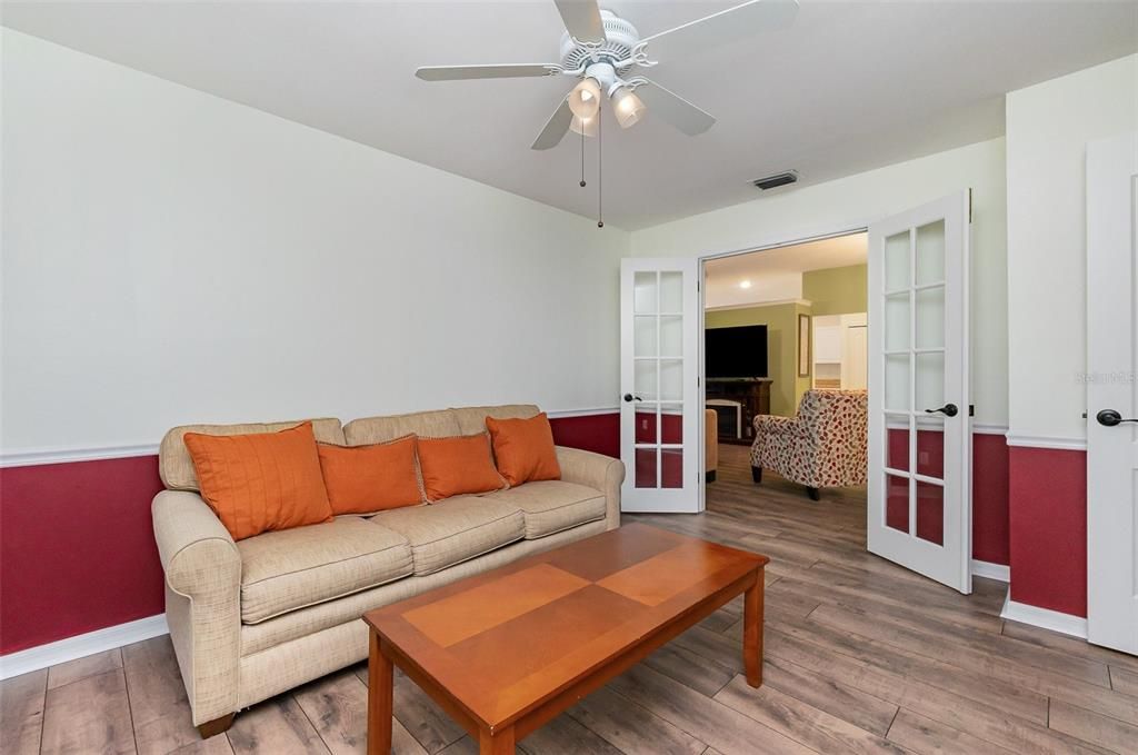 Под контрактом: $313,595 (3 спален, 2 ванн, 1565 Квадратных фут)