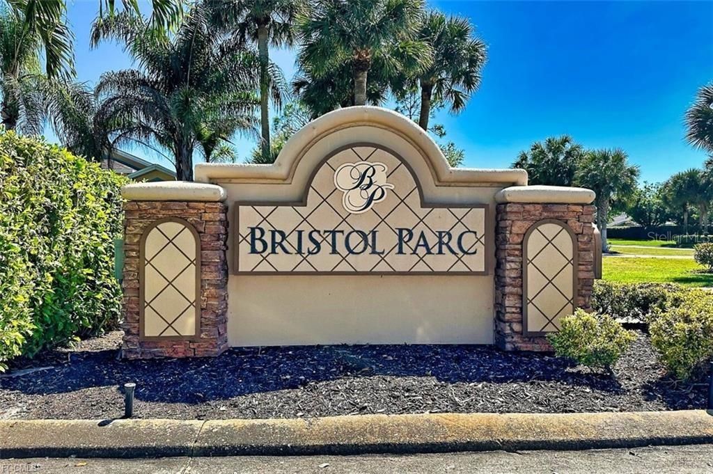 Под контрактом: $313,595 (3 спален, 2 ванн, 1565 Квадратных фут)