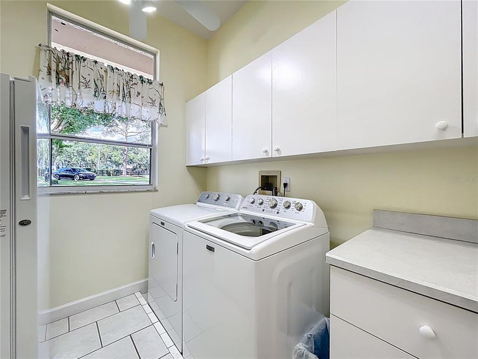 待售: $887,950 (3 贝兹, 2 浴室, 2271 平方英尺)