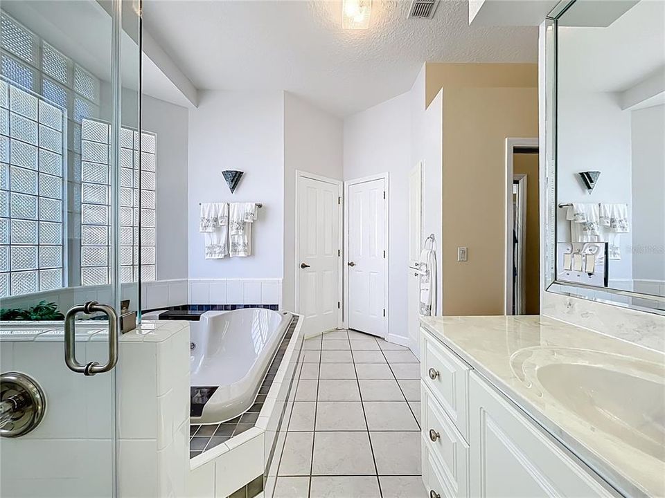 待售: $887,950 (3 贝兹, 2 浴室, 2271 平方英尺)