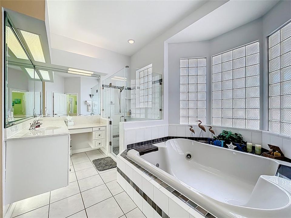 待售: $887,950 (3 贝兹, 2 浴室, 2271 平方英尺)