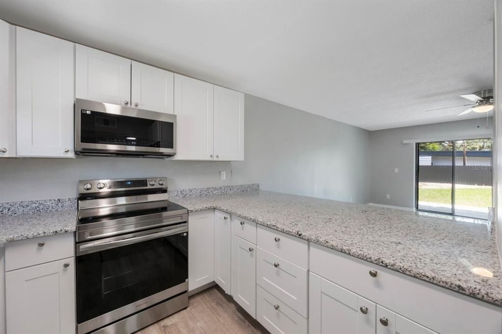 For Rent: $1,850 (2 beds, 2 baths, 878 Square Feet)