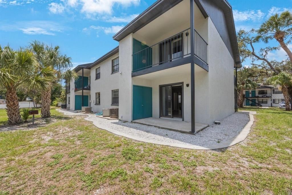 For Rent: $1,850 (2 beds, 2 baths, 878 Square Feet)