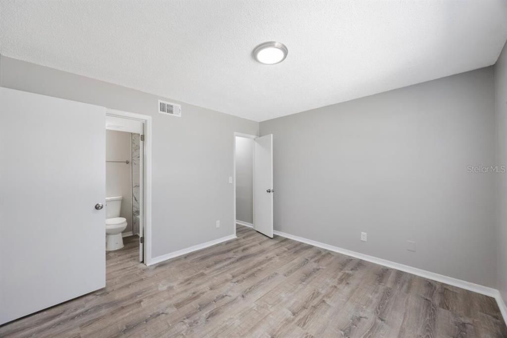 For Rent: $1,850 (2 beds, 2 baths, 878 Square Feet)