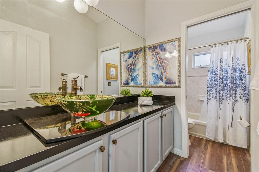 На продажу: $579,900 (5 спален, 3 ванн, 3307 Квадратных фут)