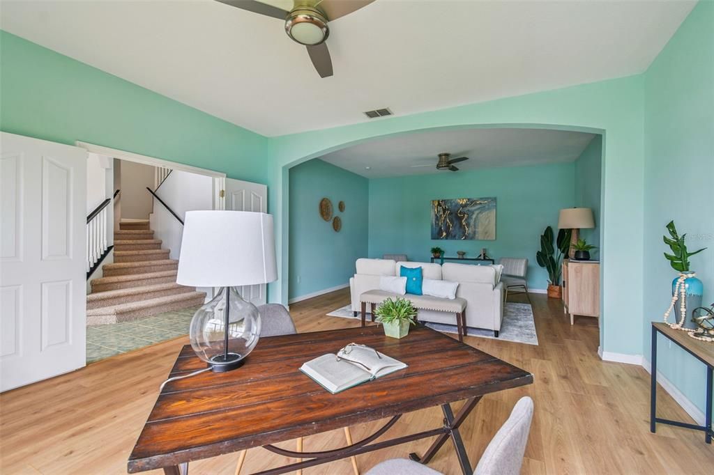 На продажу: $579,900 (5 спален, 3 ванн, 3307 Квадратных фут)