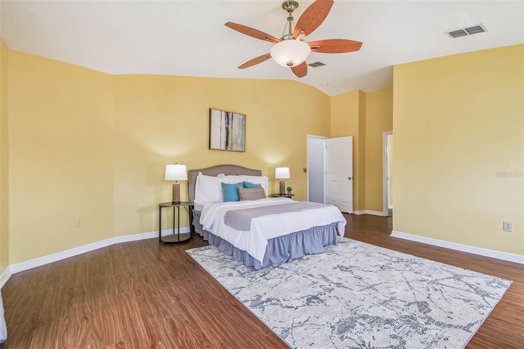 На продажу: $579,900 (5 спален, 3 ванн, 3307 Квадратных фут)