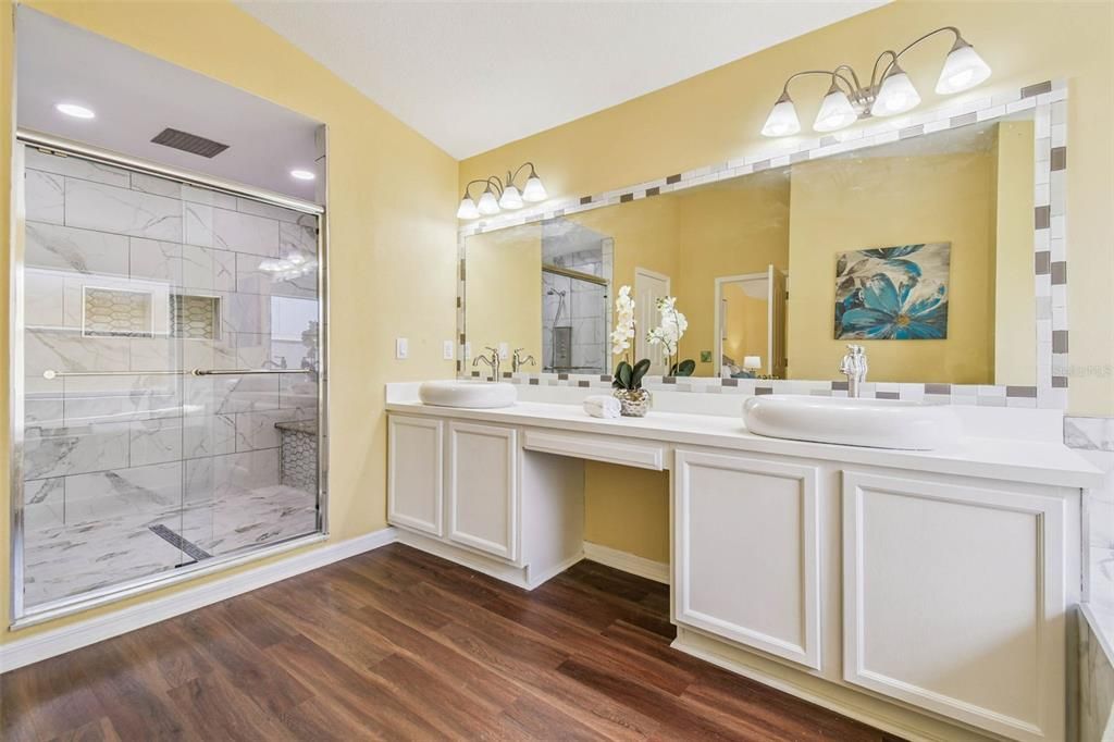 На продажу: $579,900 (5 спален, 3 ванн, 3307 Квадратных фут)