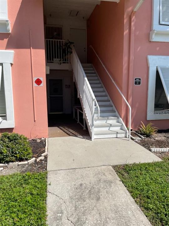 Под контрактом: $179,999 (1 спален, 1 ванн, 787 Квадратных фут)