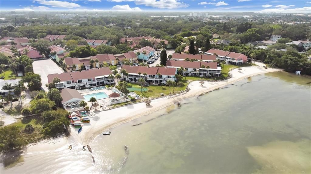 Под контрактом: $179,999 (1 спален, 1 ванн, 787 Квадратных фут)