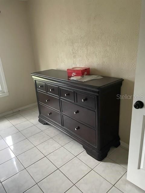 Под контрактом: $179,999 (1 спален, 1 ванн, 787 Квадратных фут)