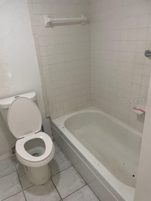 Под контрактом: $179,999 (1 спален, 1 ванн, 787 Квадратных фут)