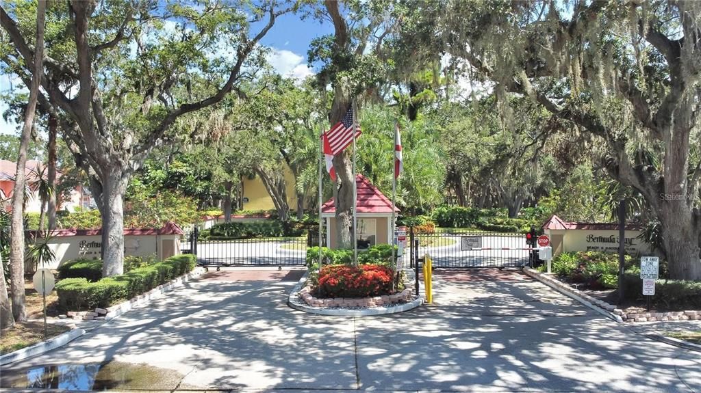 Под контрактом: $179,999 (1 спален, 1 ванн, 787 Квадратных фут)