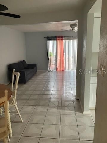 Под контрактом: $179,999 (1 спален, 1 ванн, 787 Квадратных фут)