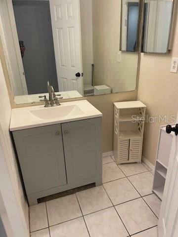 Под контрактом: $179,999 (1 спален, 1 ванн, 787 Квадратных фут)