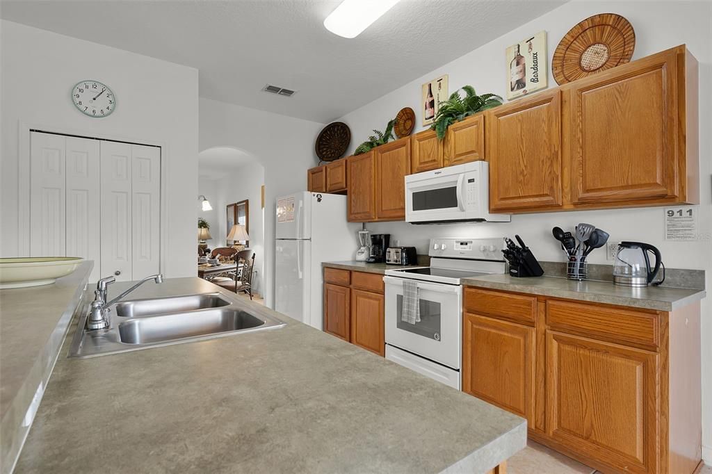 На продажу: $485,000 (5 спален, 4 ванн, 2499 Квадратных фут)