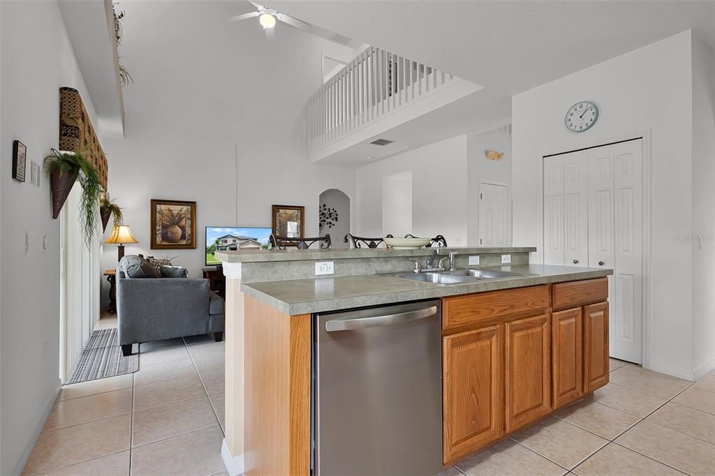 На продажу: $485,000 (5 спален, 4 ванн, 2499 Квадратных фут)