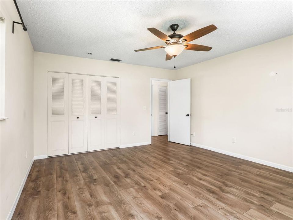 Active With Contract: $200,000 (2 beds, 1 baths, 1254 Square Feet)