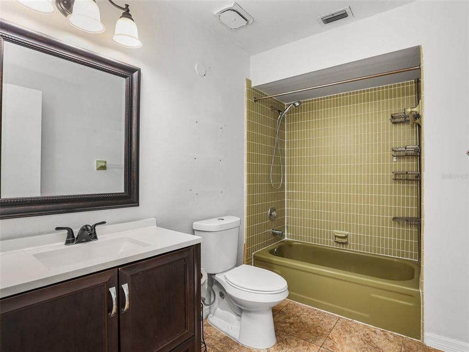 Active With Contract: $200,000 (2 beds, 1 baths, 1254 Square Feet)