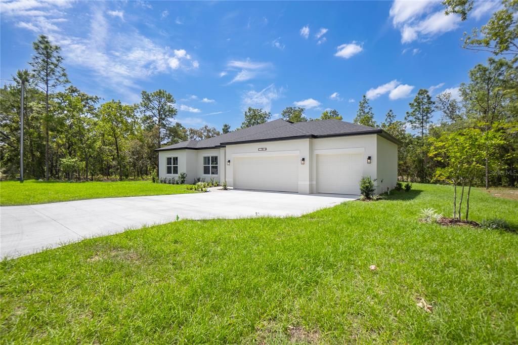 Active With Contract: $364,800 (4 beds, 3 baths, 2092 Square Feet)