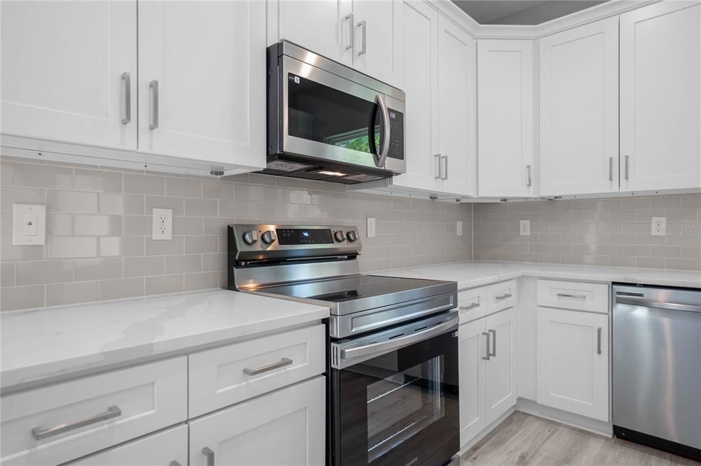 Active With Contract: $364,800 (4 beds, 3 baths, 2092 Square Feet)